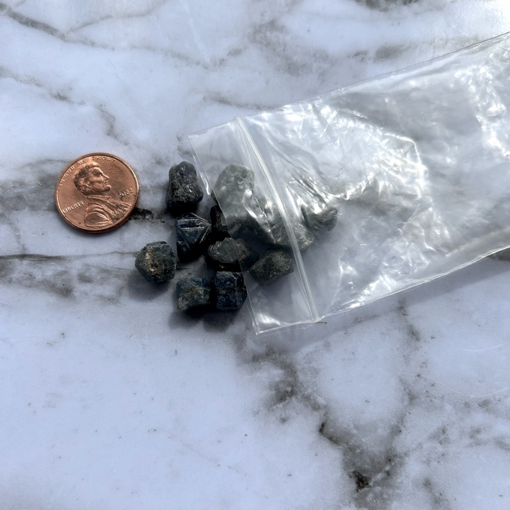 Raw Sapphire Mini Stones/Recorder Crystals